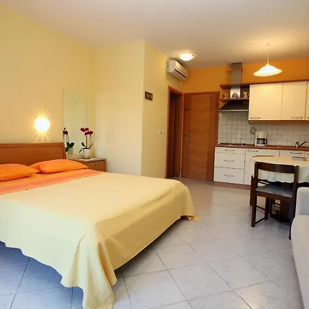 Marija's House Апартаменты *